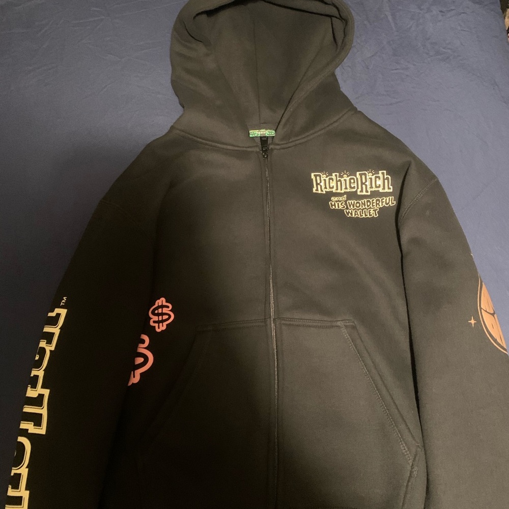 PALACE Black Kids Hoodie with Graphic Accents